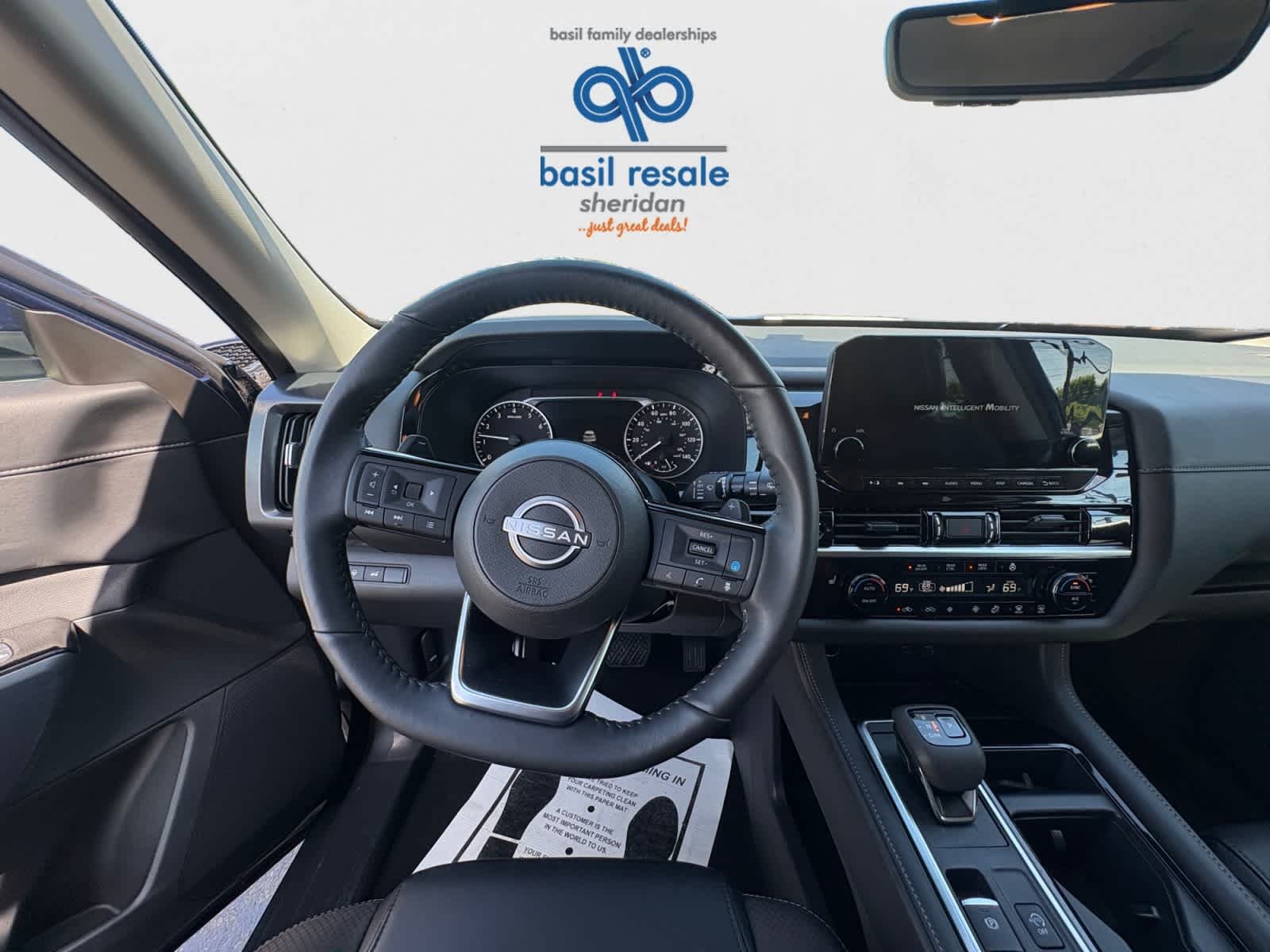 Used 2025 Deep Ocean Blue Pearl Nissan SL image 14