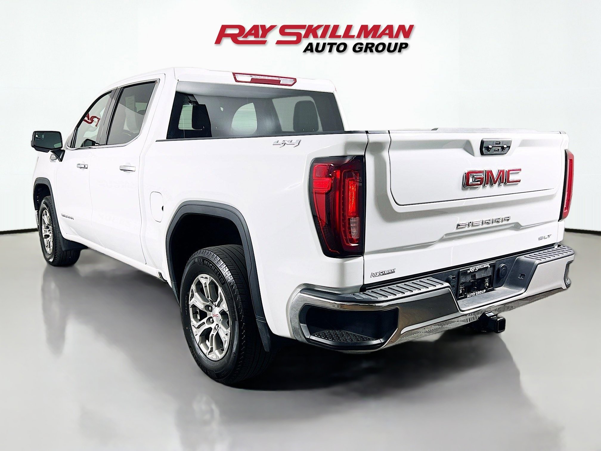 Used 2025 Summit White GMC SLT image 5