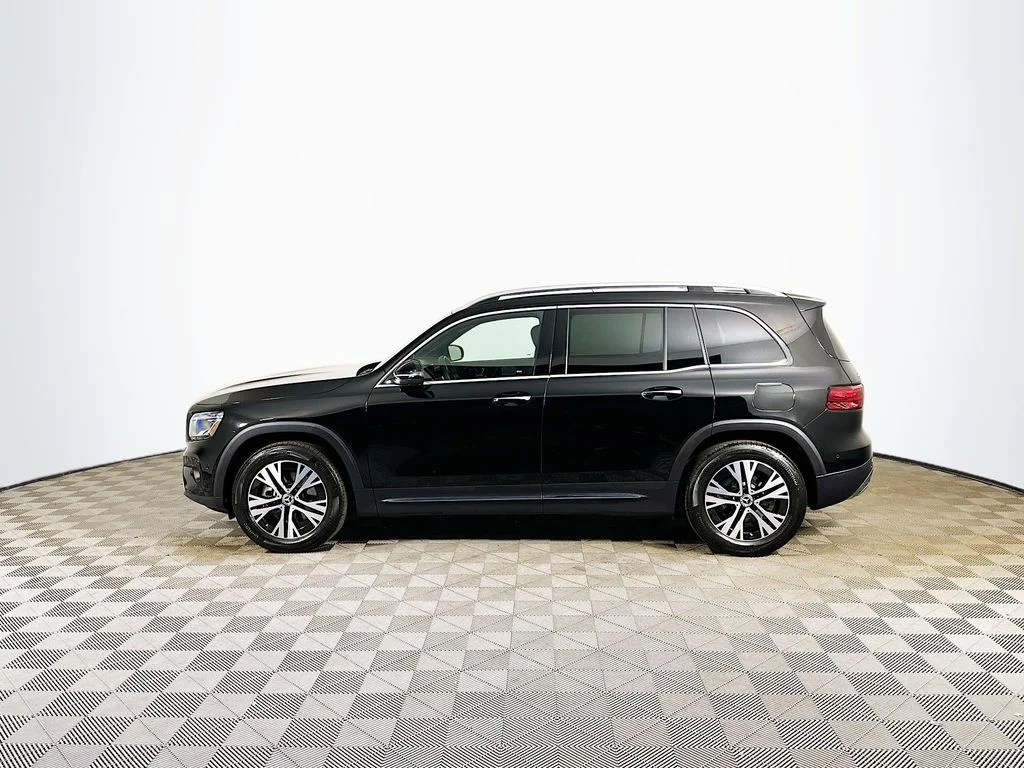 Used 2026 Black Mercedes-Benz GLB 250 image 3