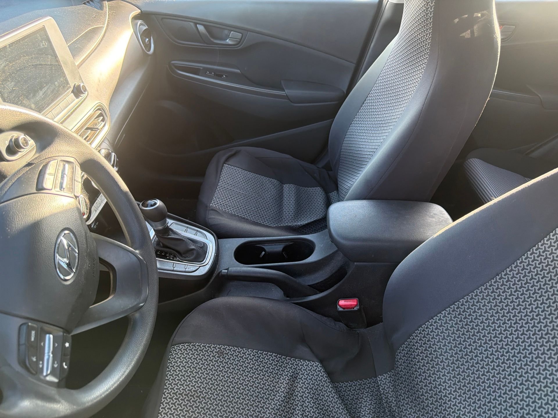 Certified Used 2022 Silver Hyundai SE image 9