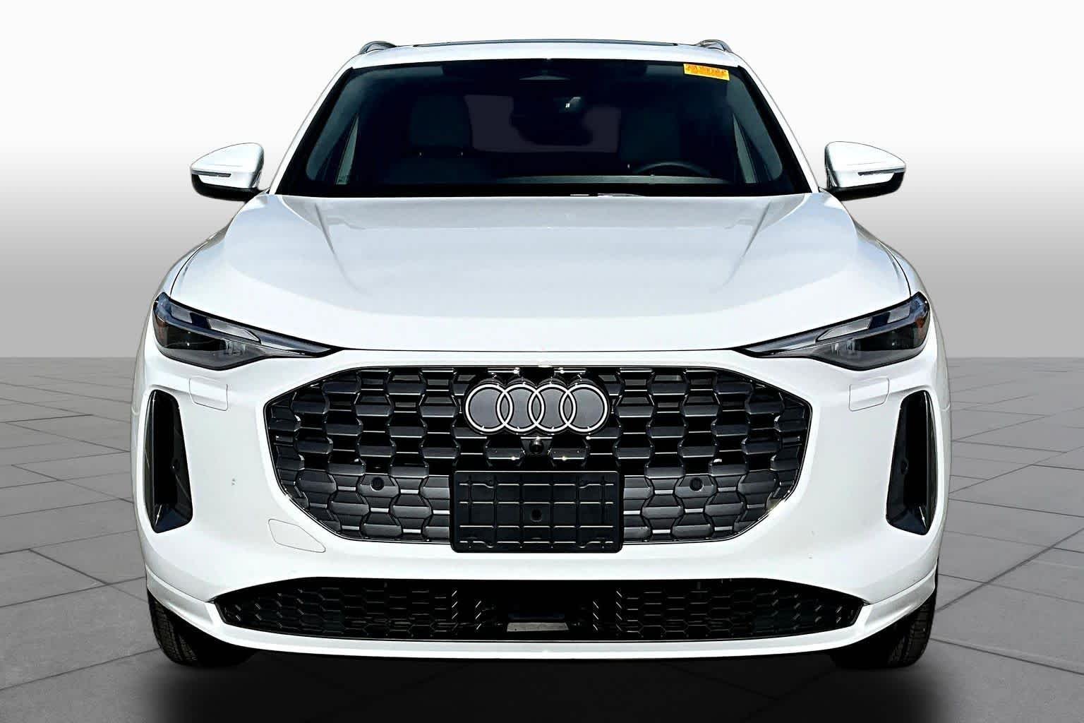 Used 2025 Arkona White Audi Premium image 4