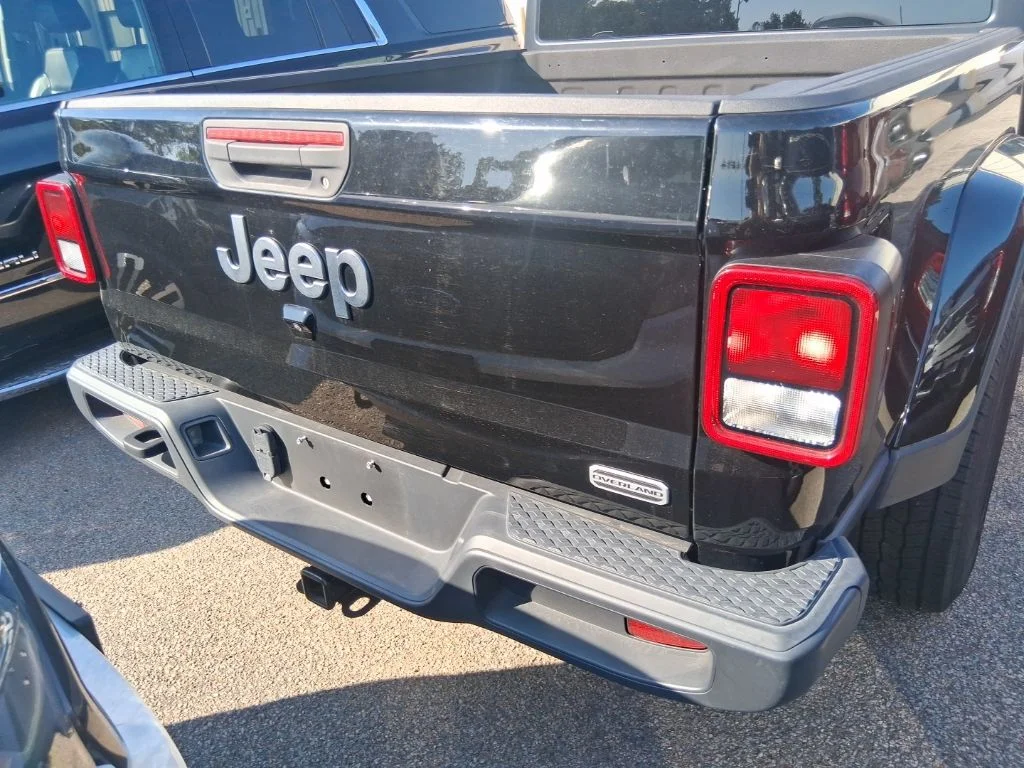 Used 2021 Black Jeep Overland image 14