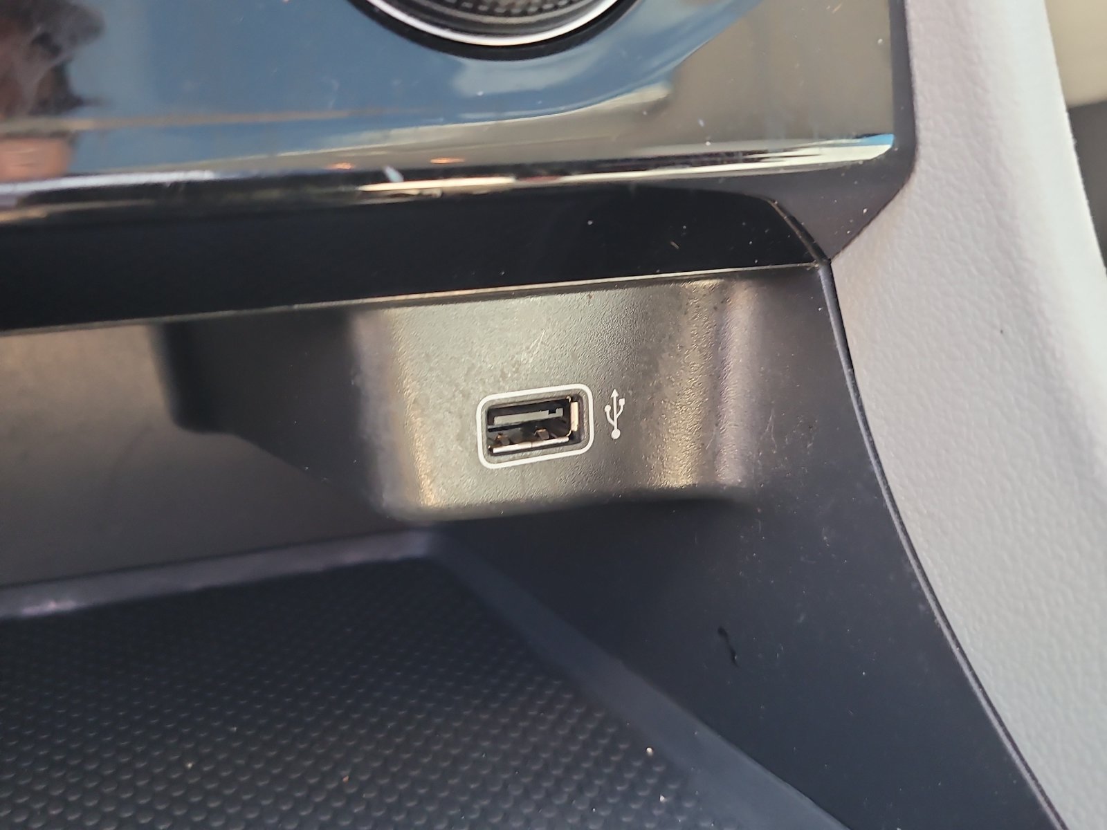 Used 2019 Blue Volkswagen 1.4T S image 23