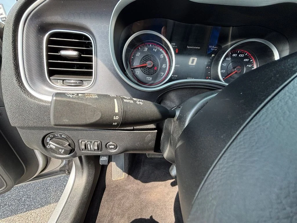 Used 2016 Silver Dodge R/T Scat Pack image 29