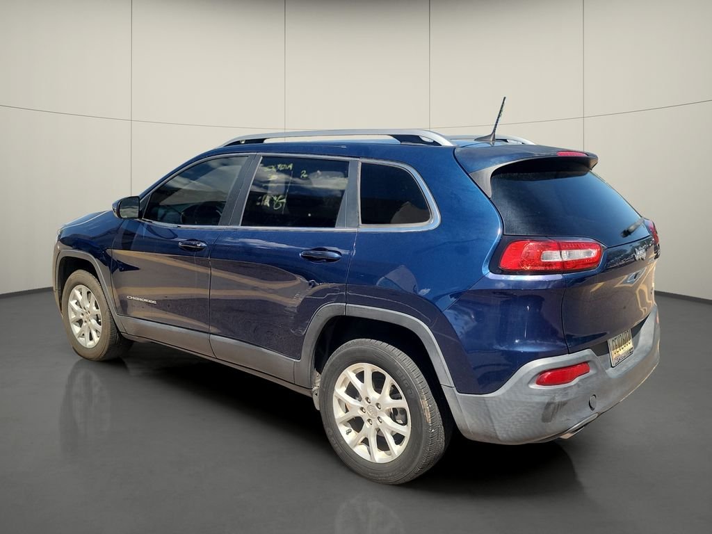 Used 2018 Blue Jeep Latitude Plus image 5