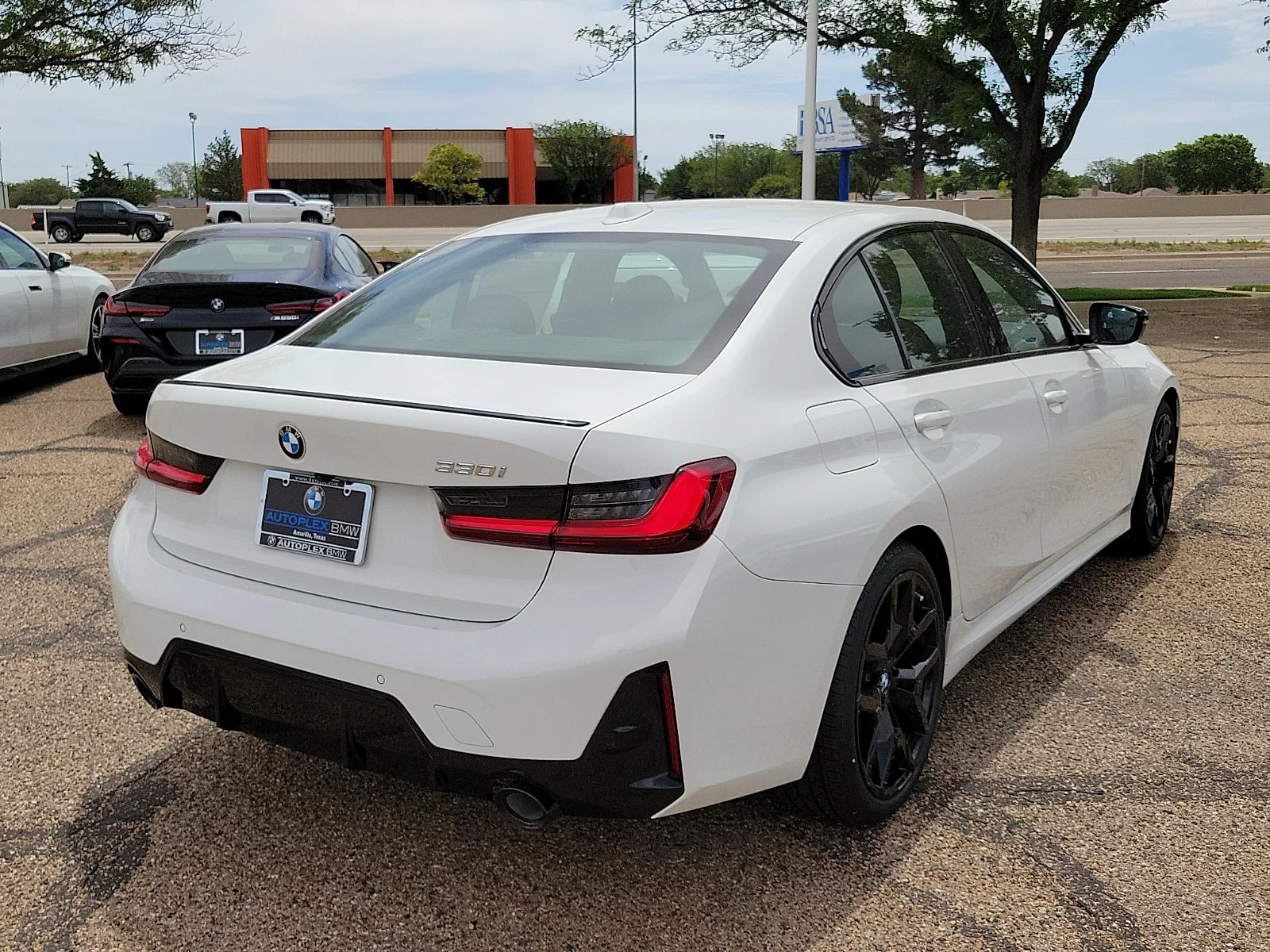 New 2026 Alpine White BMW i Rear-Wheel Drive image 4