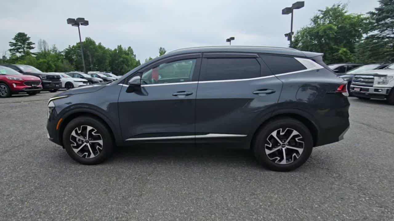 Used 2024 Gravity Gray Kia EX image 5