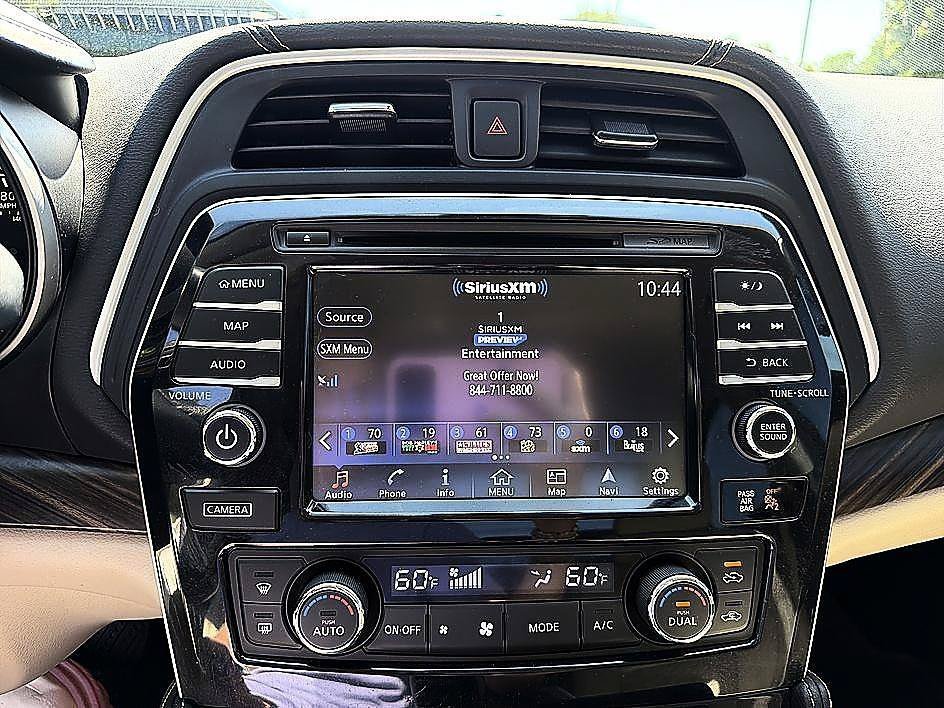 Used 2016 Pearl White Nissan 3.5 Platinum image 16