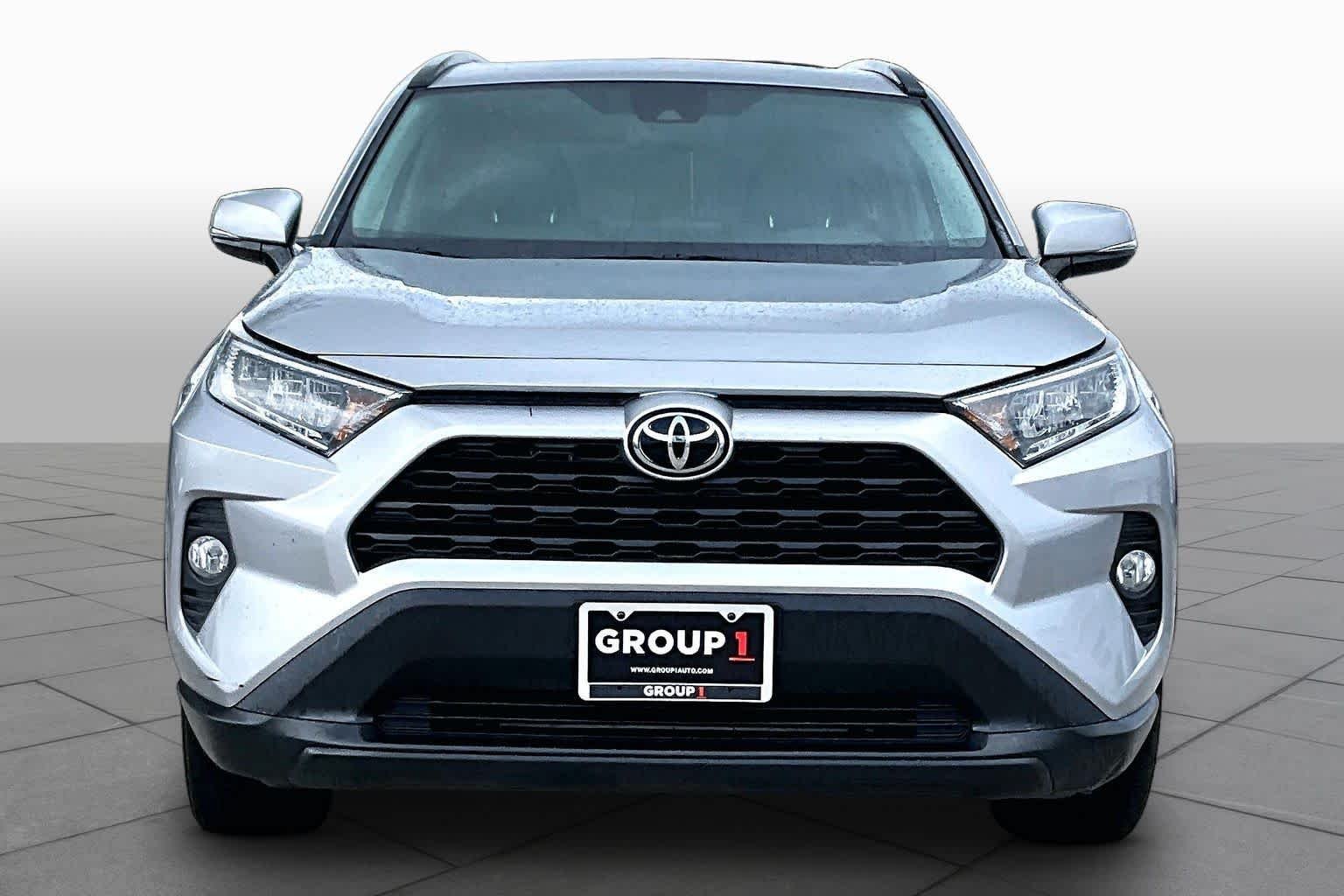 Used 2021 Silver Sky Metallic Toyota XLE Premium image 3