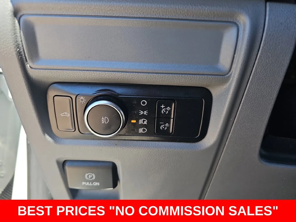 Used 2022 White Ford XLT image 25