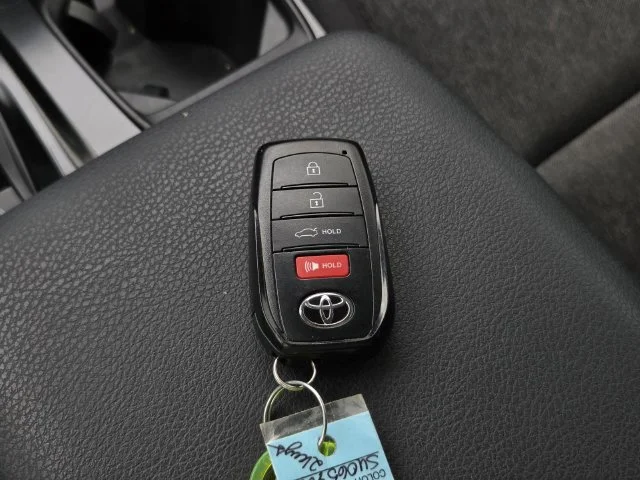 Used 2025 Ice Toyota LE image 28