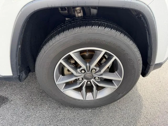 Used 2020 Bright White Clearcoat Jeep Laredo E image 10