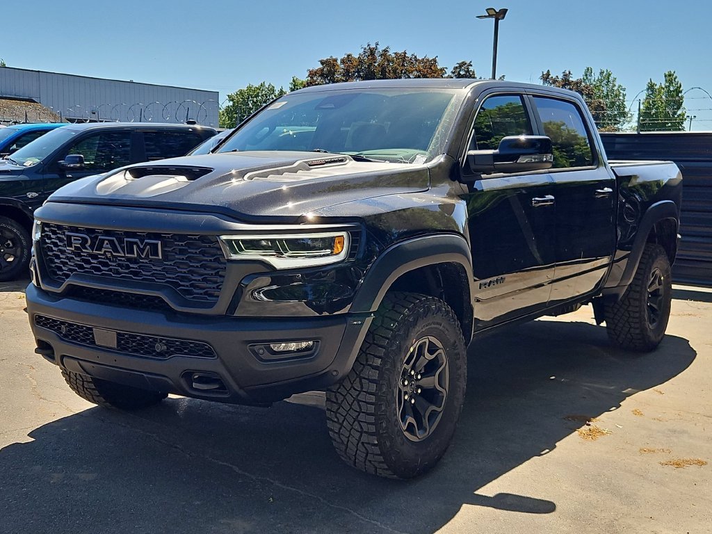 New 2026 Diamond Black Crystal Pearl-Coat Exterior Paint RAM RHO image 3