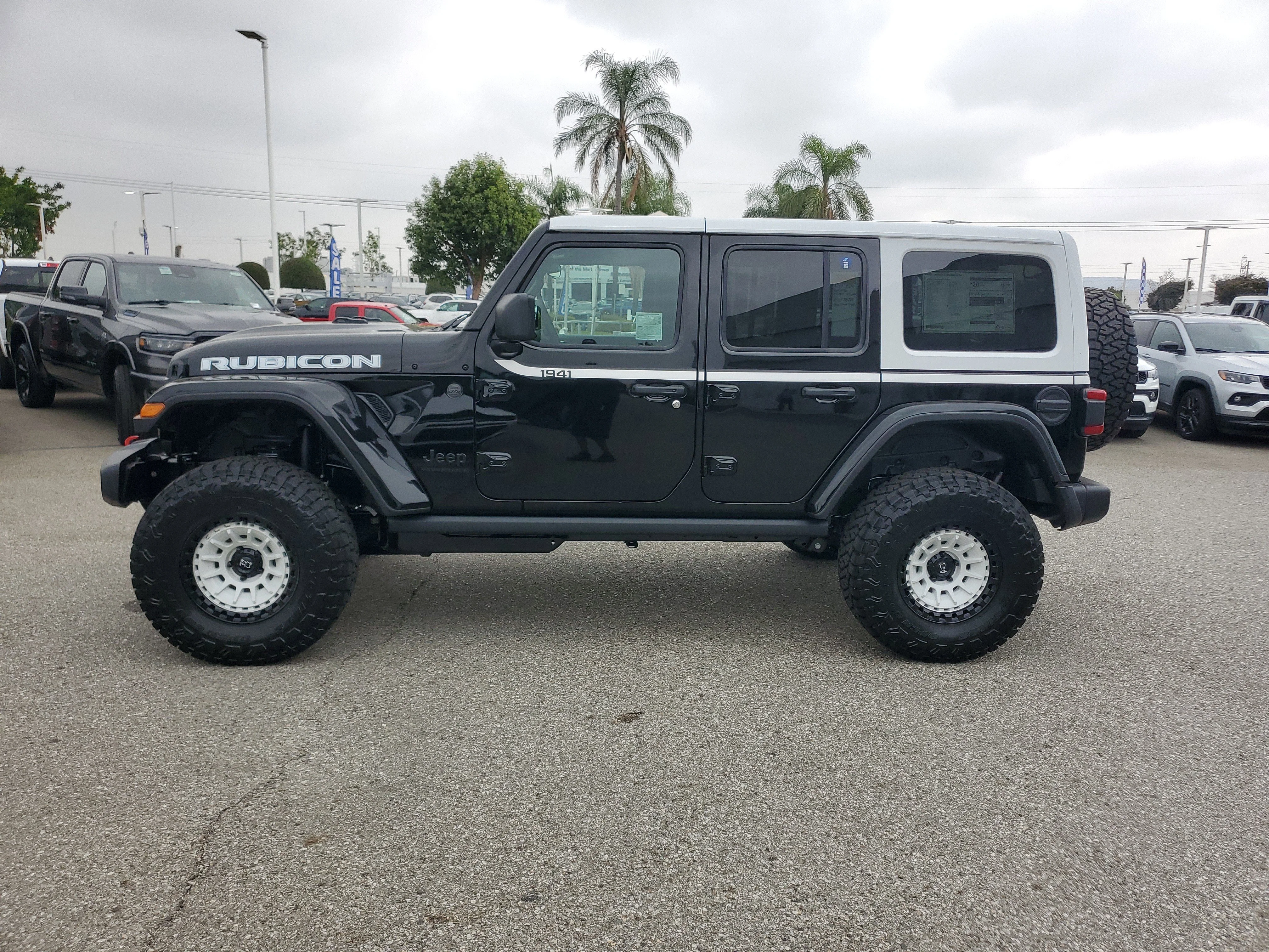 New 2026 Black Clearcoat Jeep Rubicon image 7
