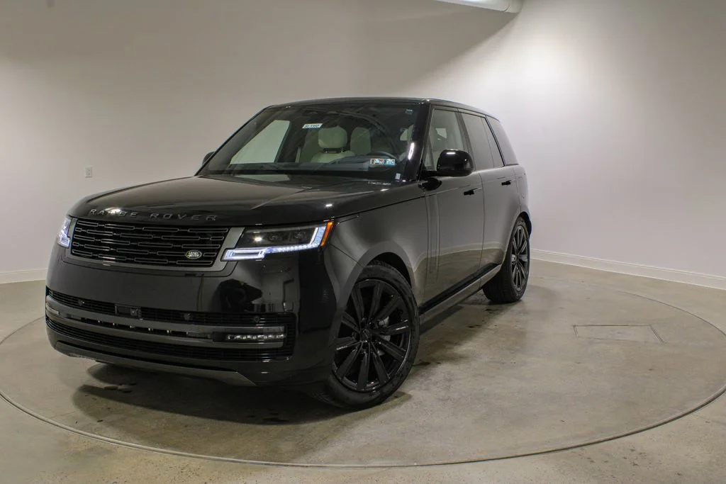 2026 Land Rover Range Rover 3.0 PHEV SE SWB's photo