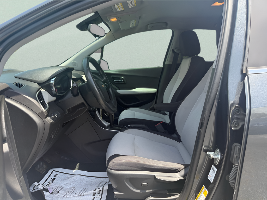 Used 2019 Gray Chevrolet LT image 9