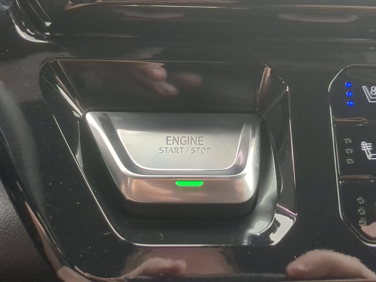 New 2026 Summit White GMC AT4 image 17