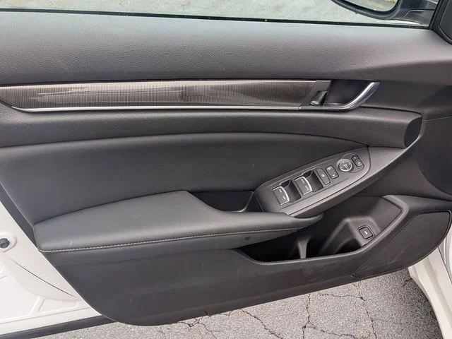 Used 2022  Honda Sport image 12