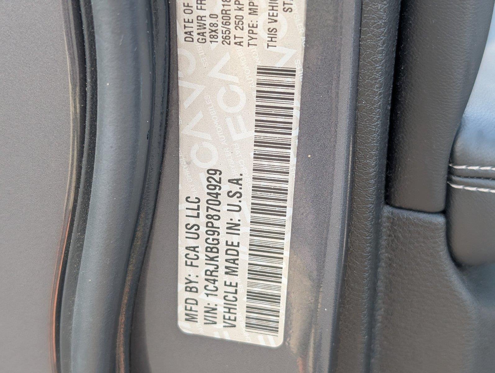 Used 2023 Baltic Gray Metallic Clearcoat Jeep Limited image 38