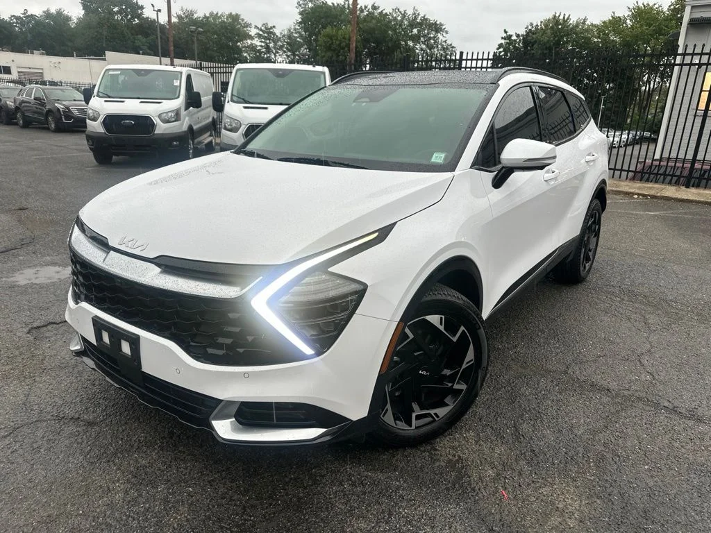 Used 2025 White Kia SX-Prestige image 1