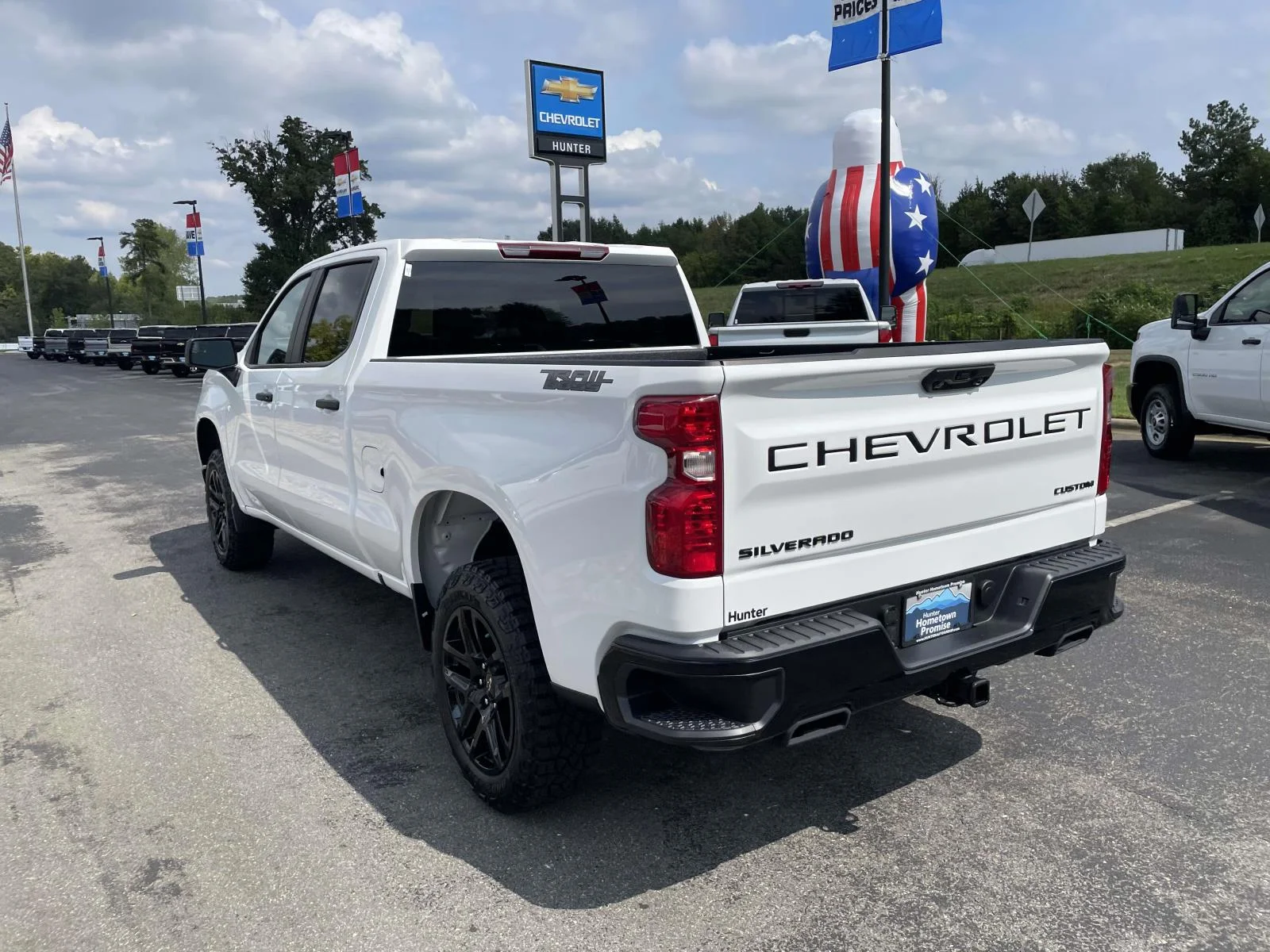 New 2026 Summit White Chevrolet Custom Trail Boss image 4