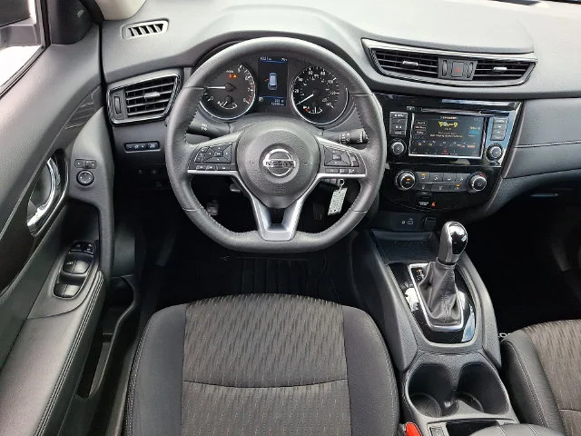 Used 2020 Silver Nissan S image 12