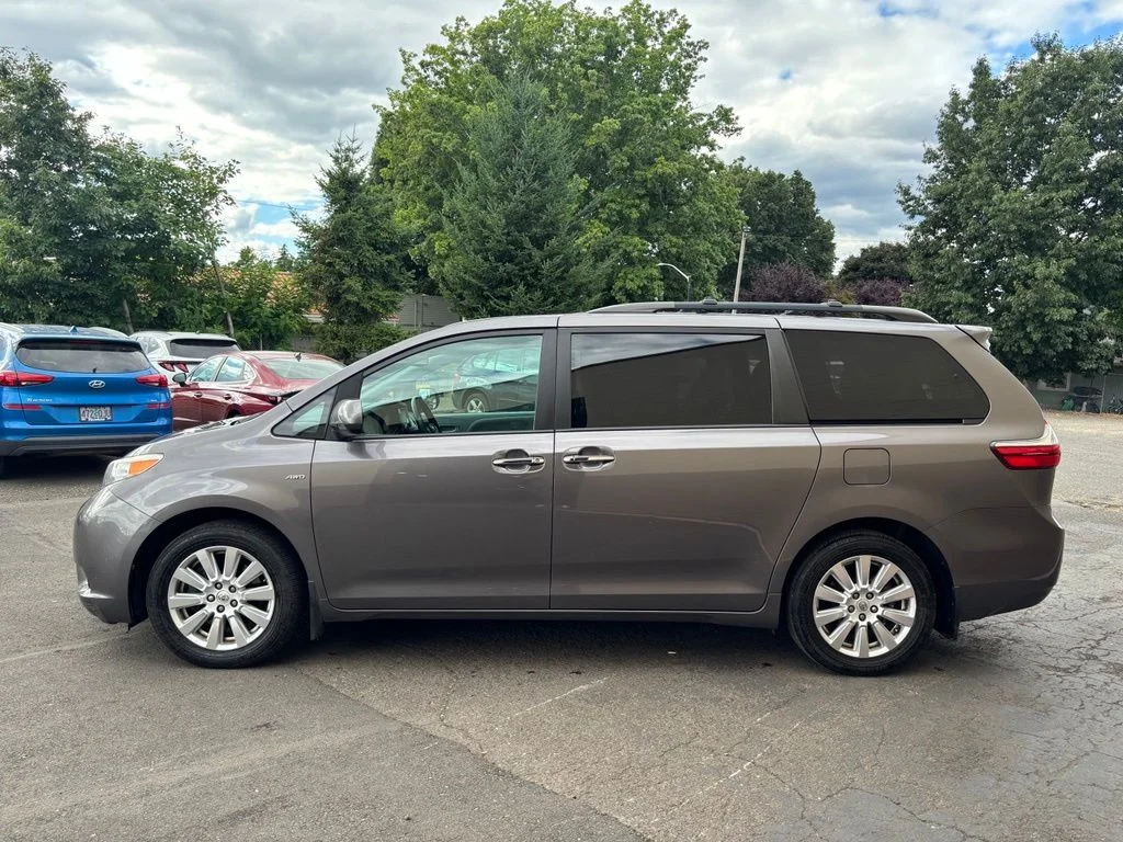Used 2017 Predawn Gray Mica Toyota XLE image 11