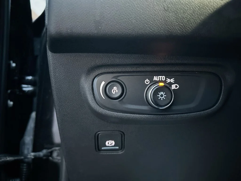 Used 2024 Black GMC SLE image 21