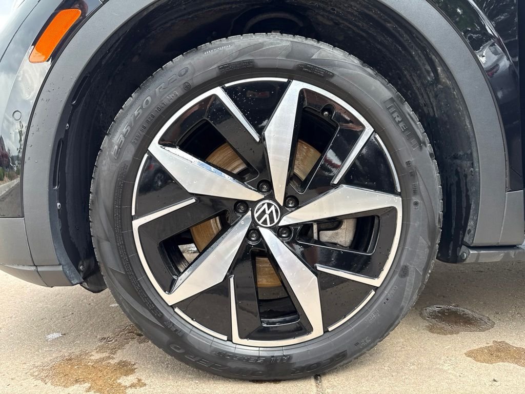 Used 2023 Deep Black Volkswagen Pro S image 27