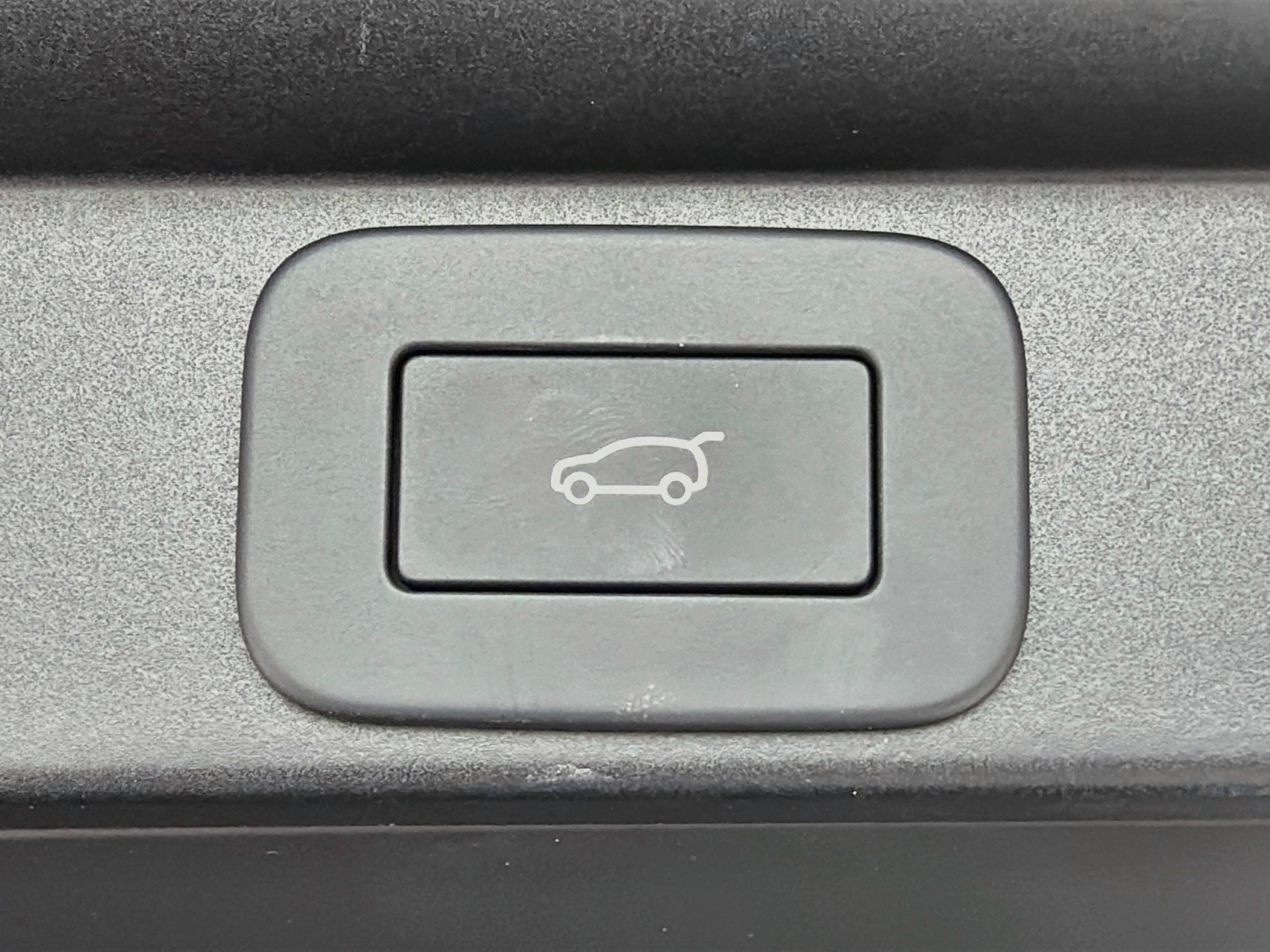 New 2026 Fuji White Land Rover SE image 14