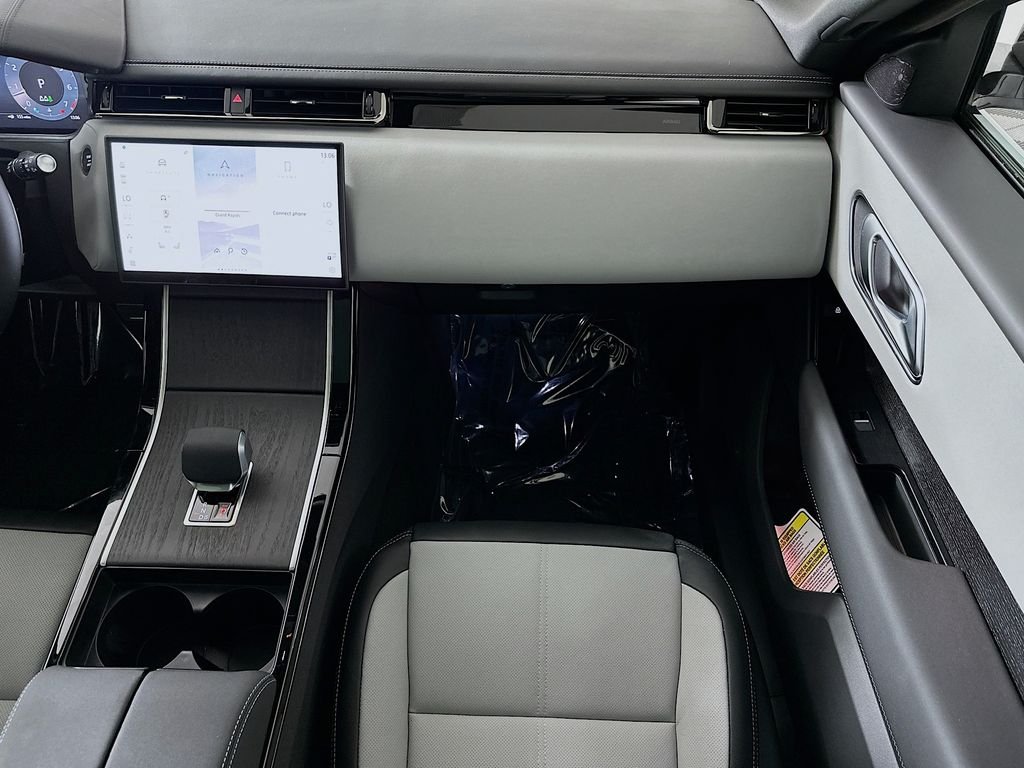 New 2026 Ostuni Pearl White Land Rover Belgravia P250 image 26