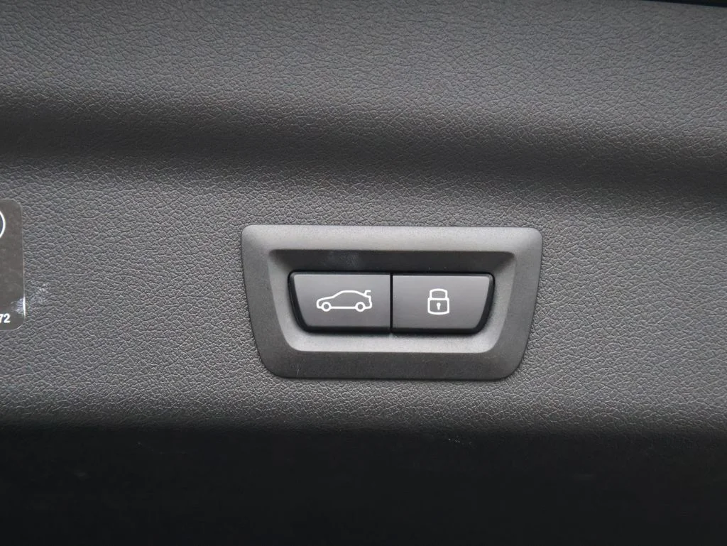 Used 2025 Black BMW M35i image 19