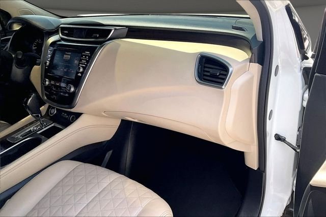 Used 2024 White Nissan Platinum image 15