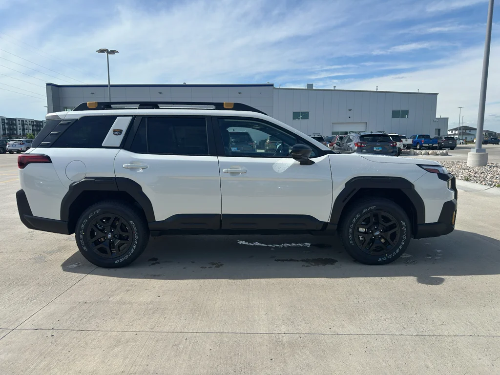 New 2026 CRYSTAL WHITE PEARL Subaru Wilderness image 4