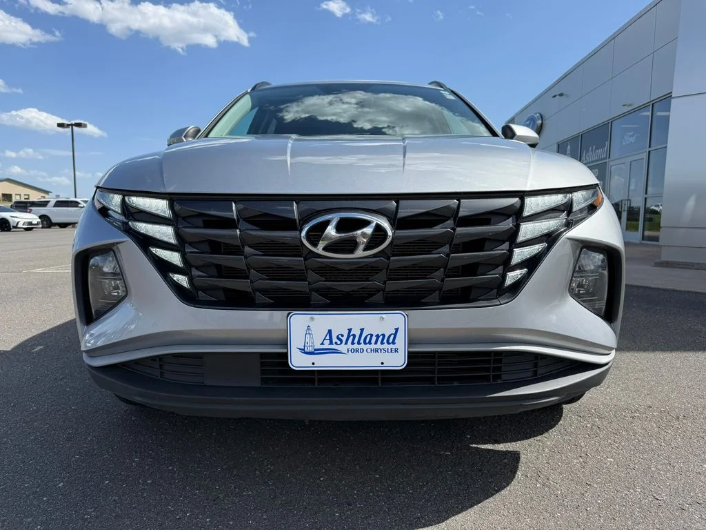Used 2024 Silver Hyundai SEL image 10