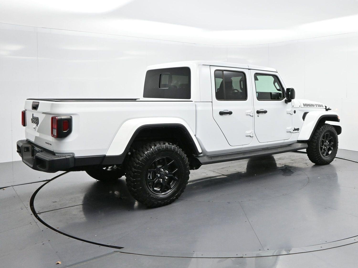 Used 2025 White Jeep High Tide image 7
