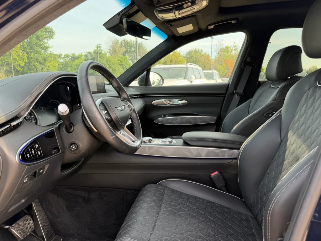 Used 2025 Capri Blue Genesis 3.5T Sport image 10