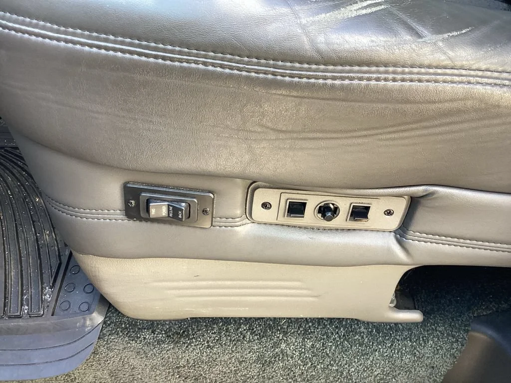 Used 2013 PURE SILVER METALLIC GMC Upfitter image 31