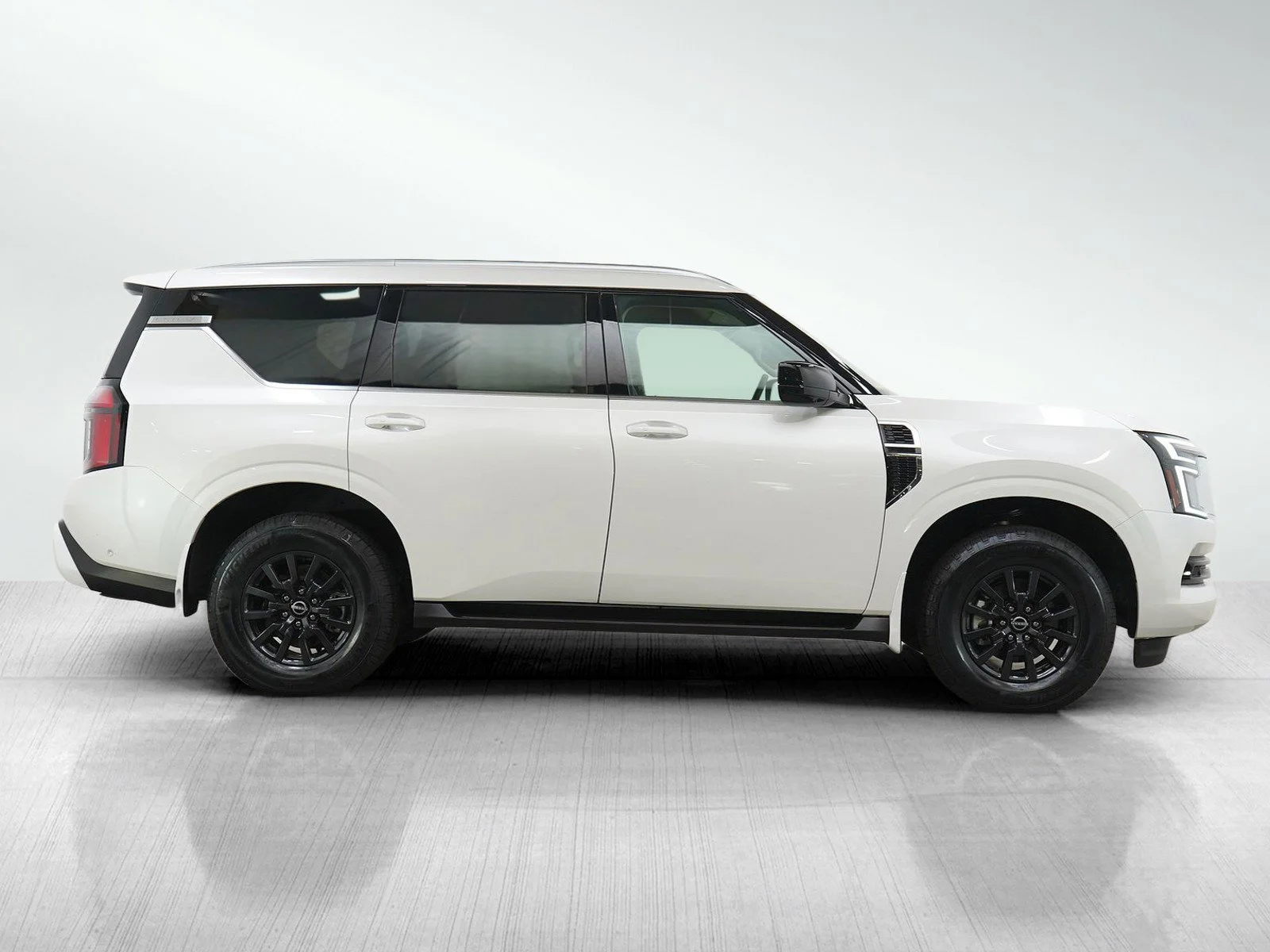 Certified Used 2025 Aspen White Tricoat Nissan SV image 7