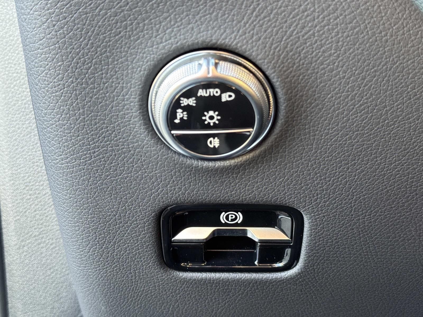 2026 Mercedes-Benz GLC Base - Photo 13