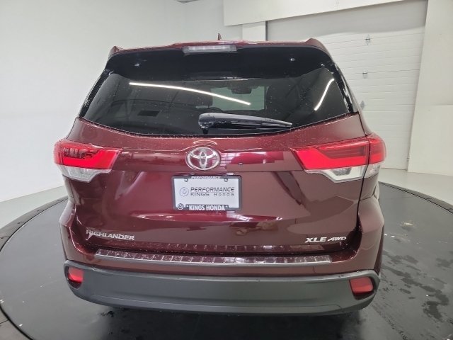 Used 2018 Ooh La La Rouge Mica Toyota SE image 6