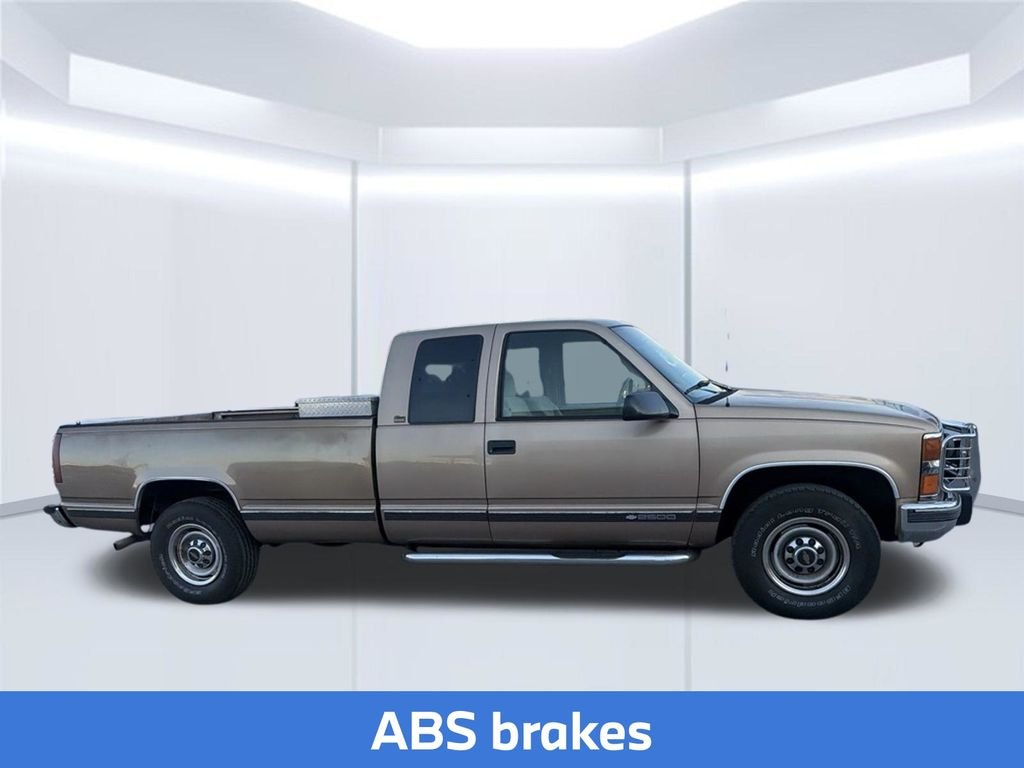 Used 1996  Chevrolet Cheyenne image 11