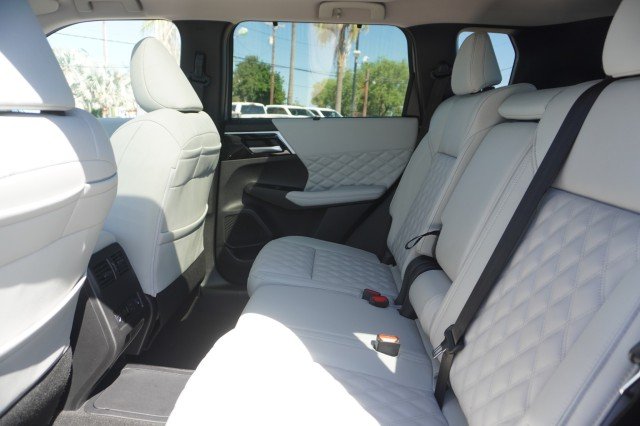 2025 Mitsubishi Outlander Plug-in Hybrid SEL - Photo 37