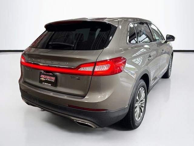 Used 2016 Tan Lincoln Select image 6