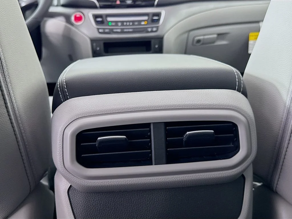 New 2026 Platinum White Pearl Honda RTL image 36