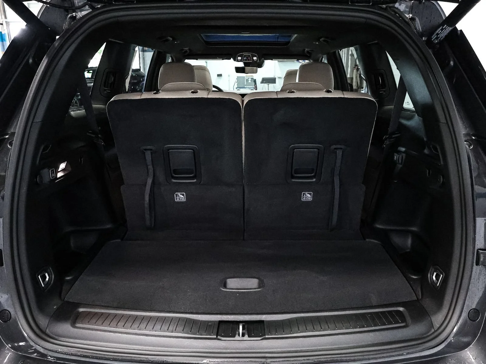 Used 2023 Gray Jeep Limited 4x4 image 18
