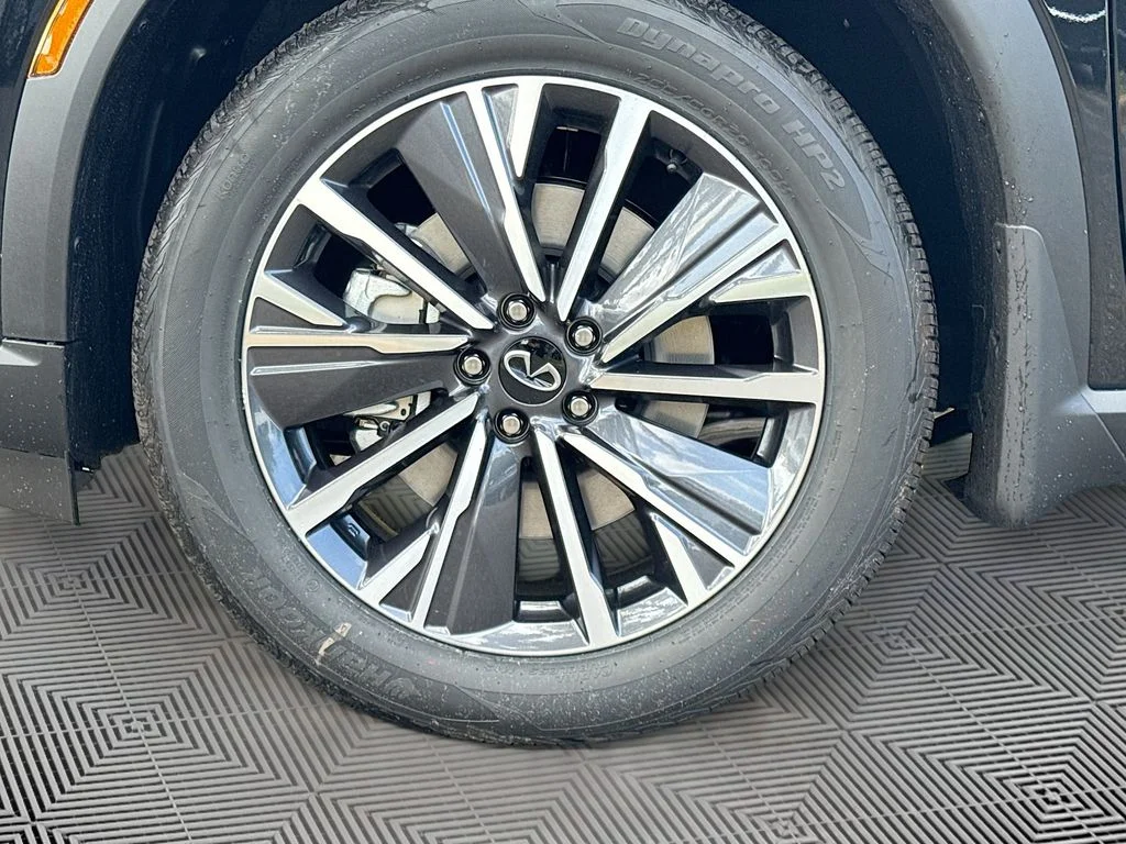 New 2027 MINERAL BLACK INFINITI Luxe FWD image 34
