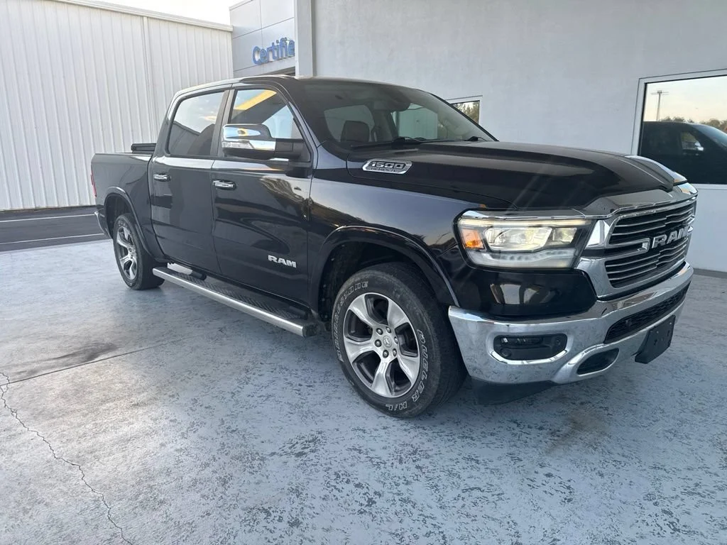 Used 2019 Diamond Black Cry Ram Laramie image 4