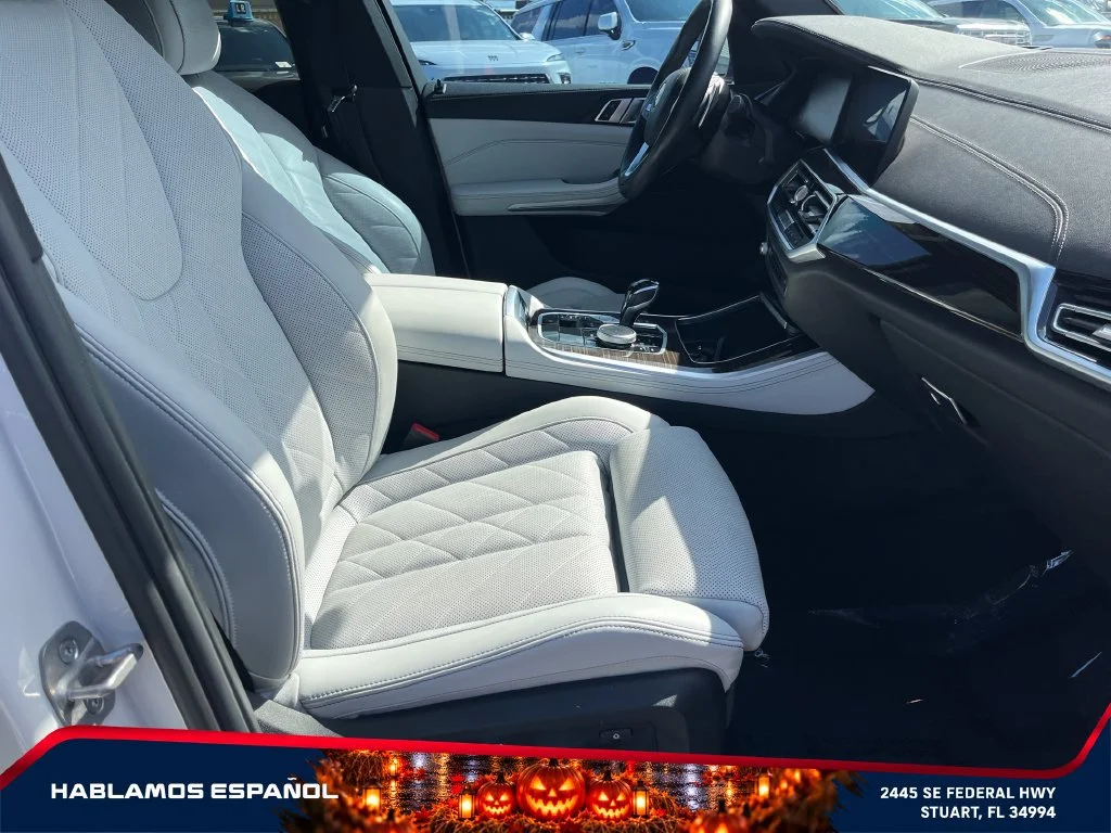 Used 2023 White BMW sDrive40i image 19