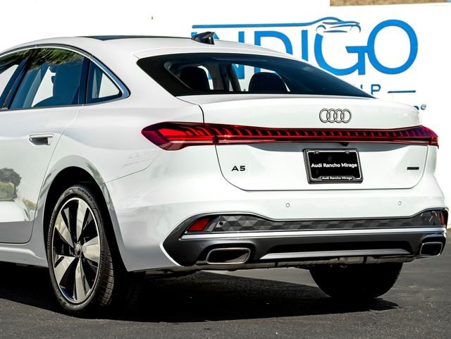 Used 2025 Glacier White Audi  image 11